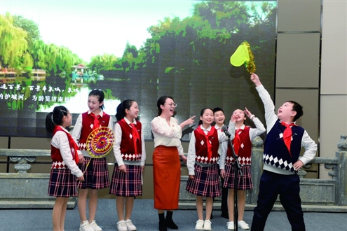 趵突泉小学、青龙街小学、汇波小学合作汇演“泉、河、湖”主题研学情景剧